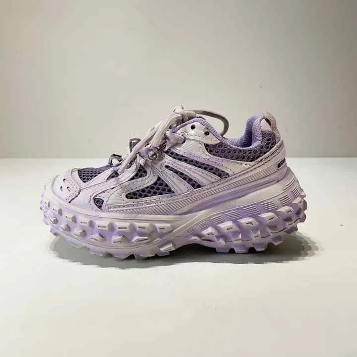 أحذية رياضية للأطفال  children's sneakers