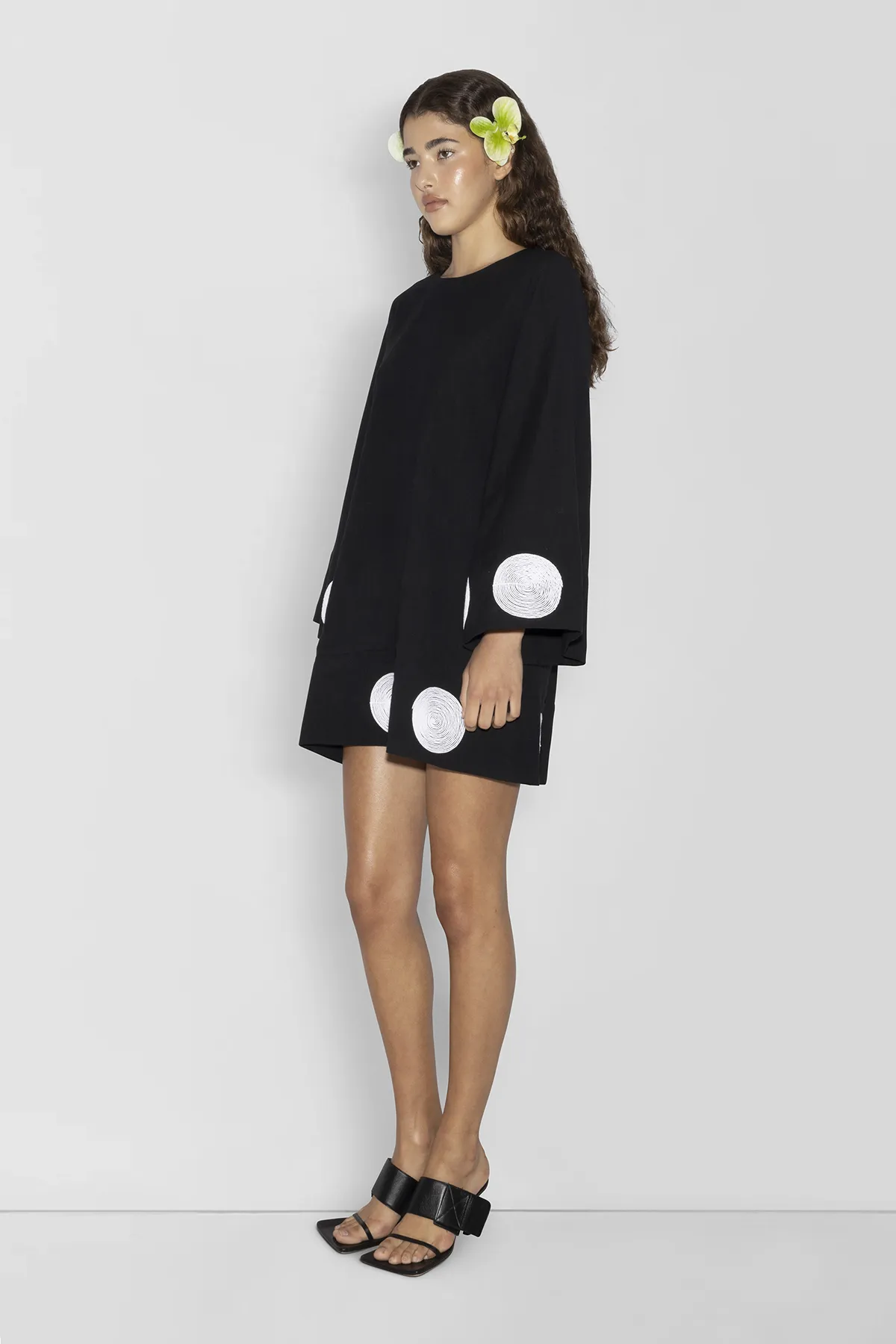 Filipa Embriodered Mini Dress - Noir