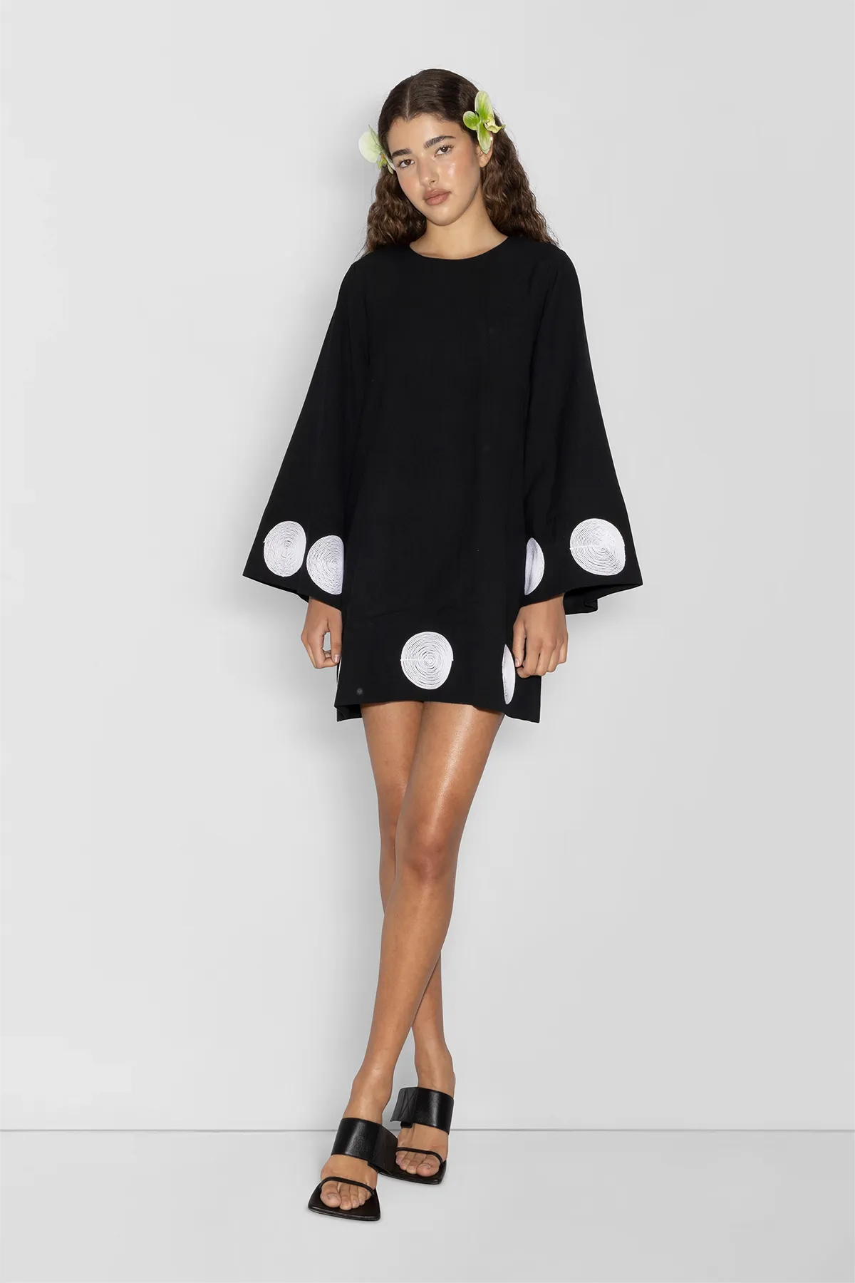 Filipa Embriodered Mini Dress - Noir
