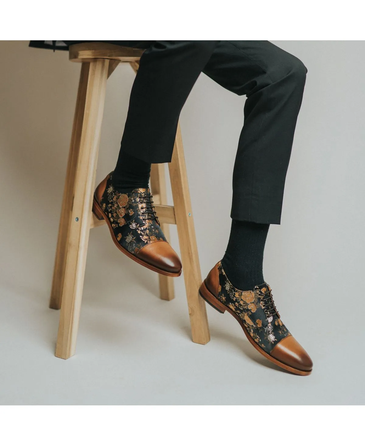 Men's handmade jack dress shoes made of leather, velvet and wool Taft